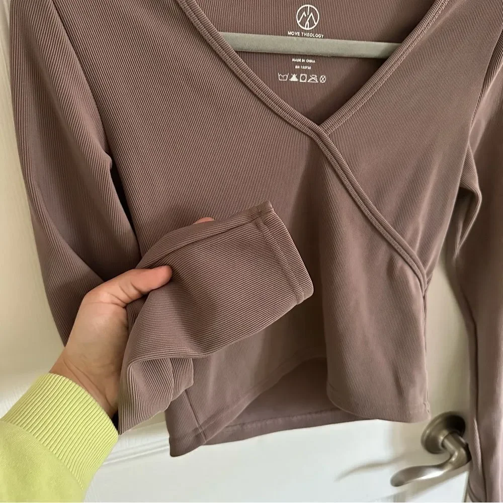 Move Theology Cropped Workout Top Size Medium